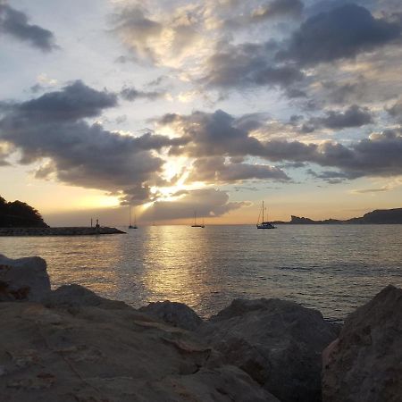 Ferienwohnung Le Petit Eden De La Madrague Face A La Ciotat Saint-Cyr-sur-Mer Exterior foto